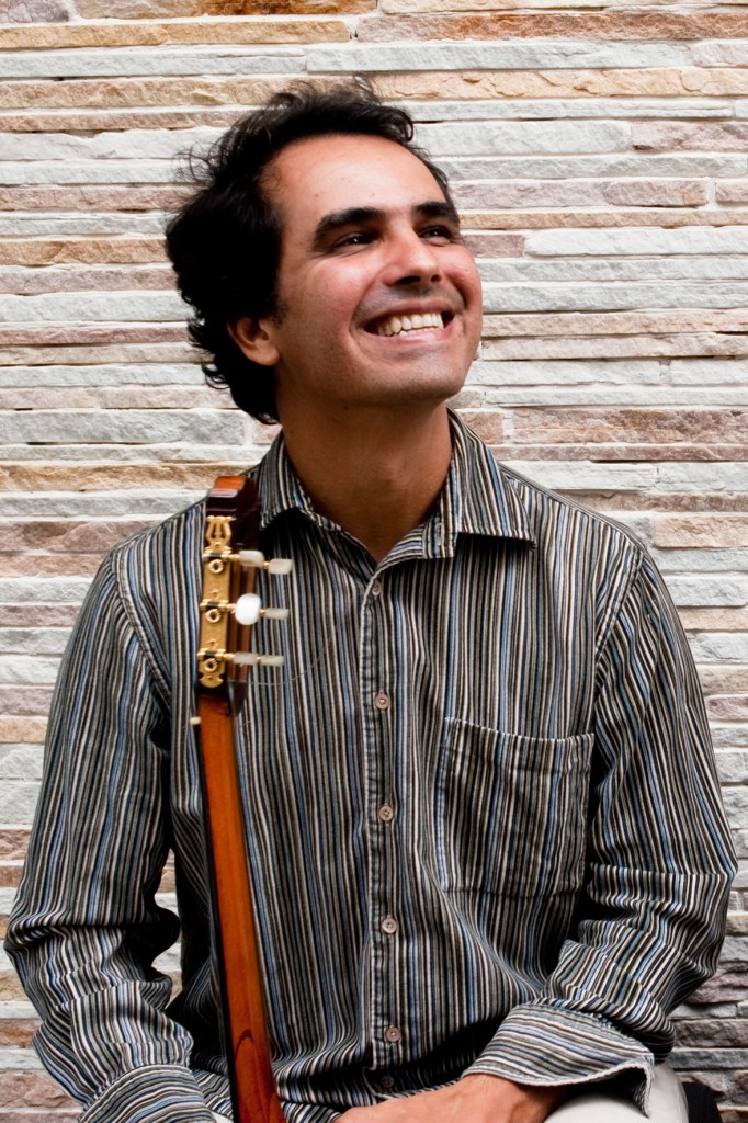 Show Chico Saraiva: Comboio de Cordas no Cultura Livre SP 13/nov/2011 Show Chico Saraiva: Comboio de Cordas no Cultura Livre SP 13/nov/2011